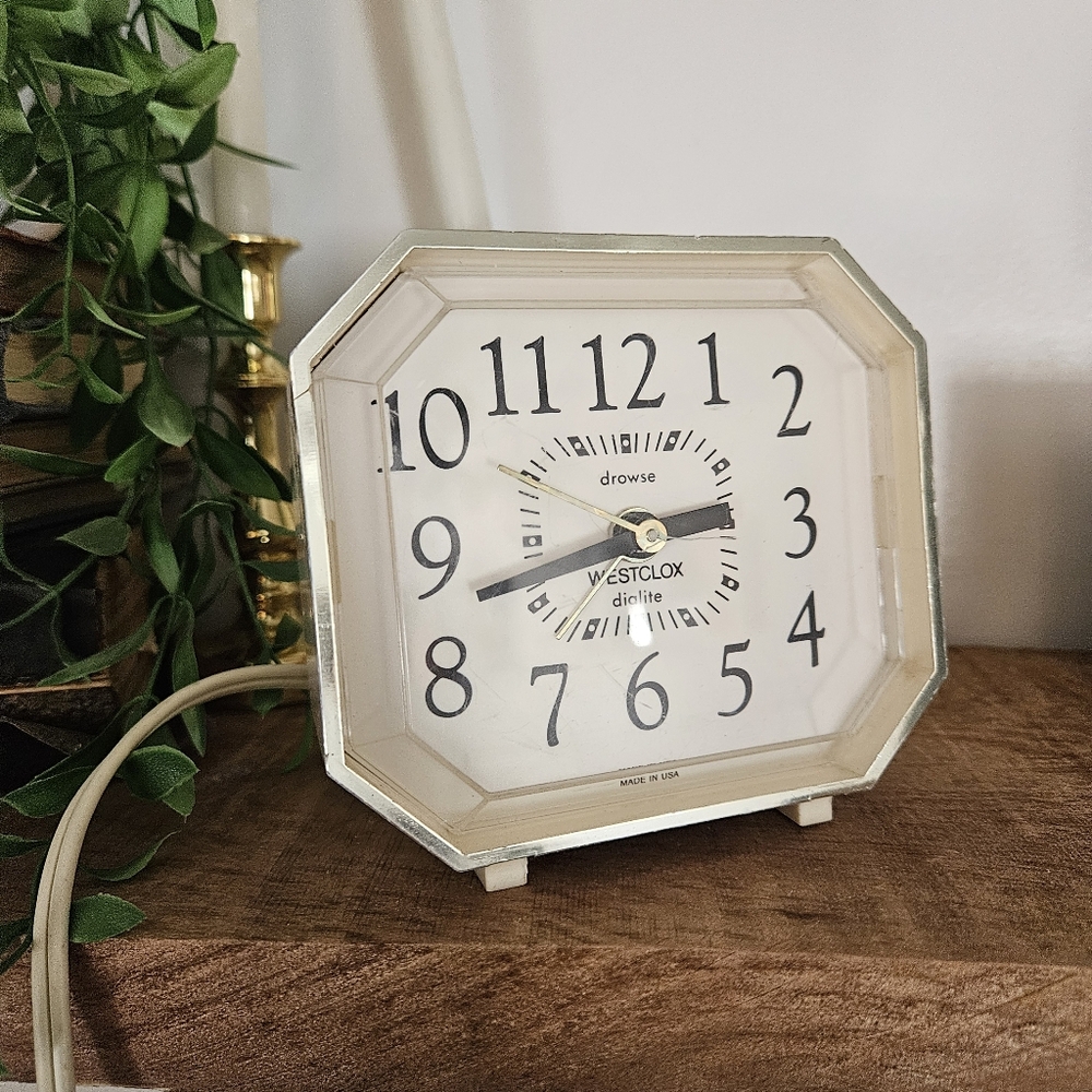 Westclox‎ Dialite General Time Corp Off White Alarm Clock Tested Works